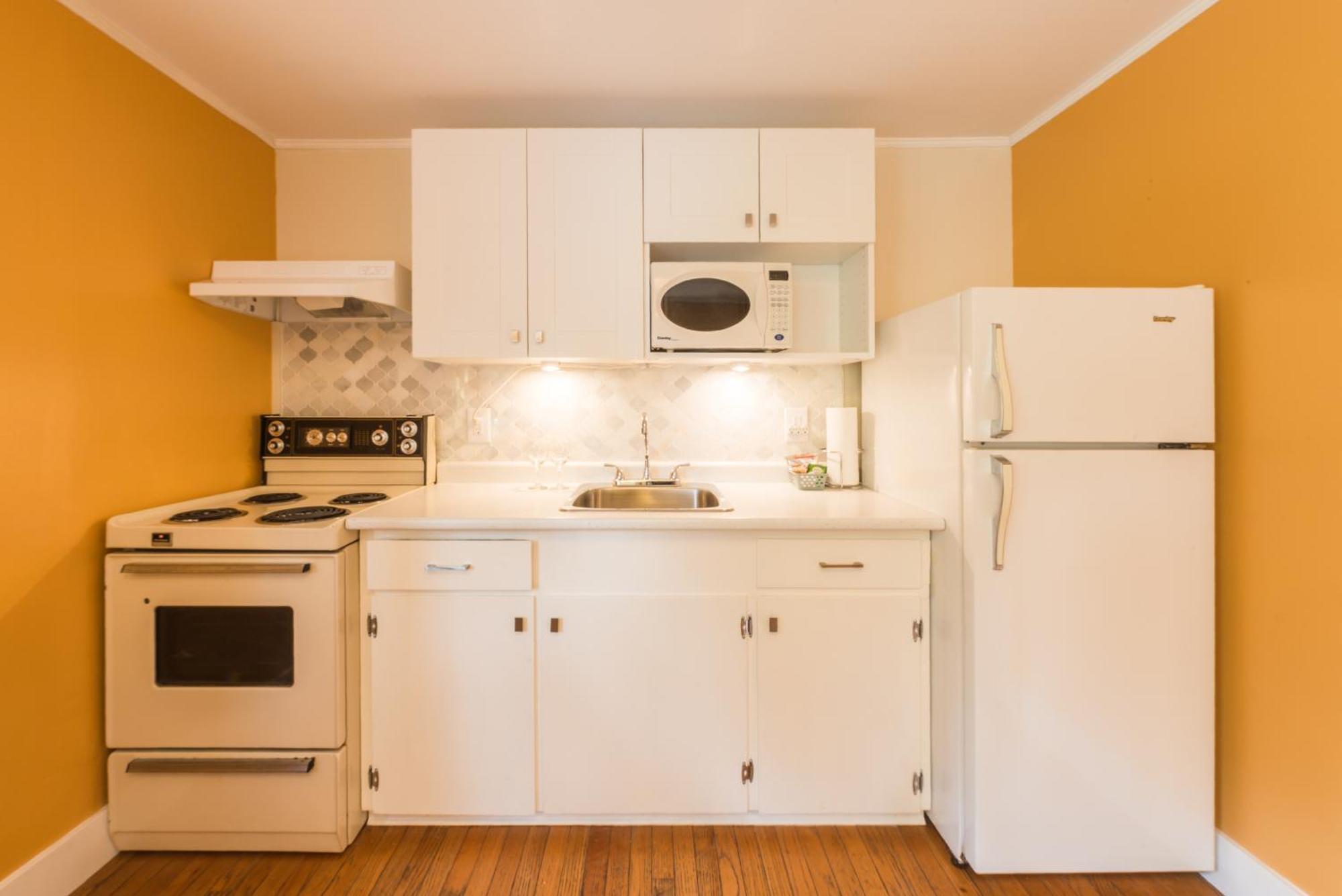 ויקטוריה Ocean Island Garden Suites חדר תמונה