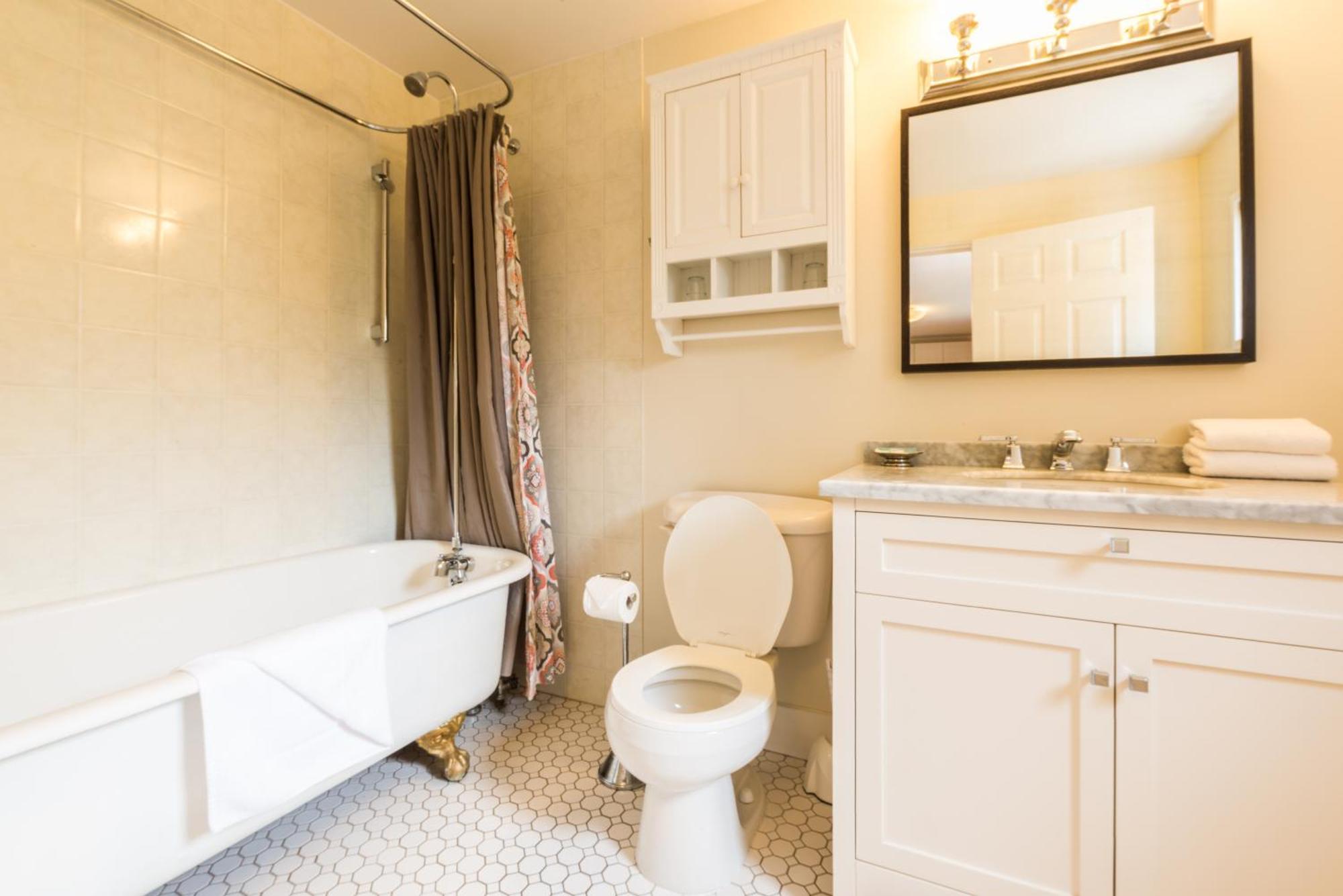 ויקטוריה Ocean Island Garden Suites חדר תמונה