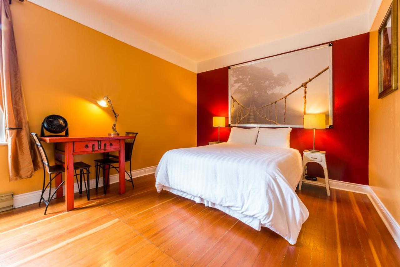 ויקטוריה Ocean Island Garden Suites מראה חיצוני תמונה